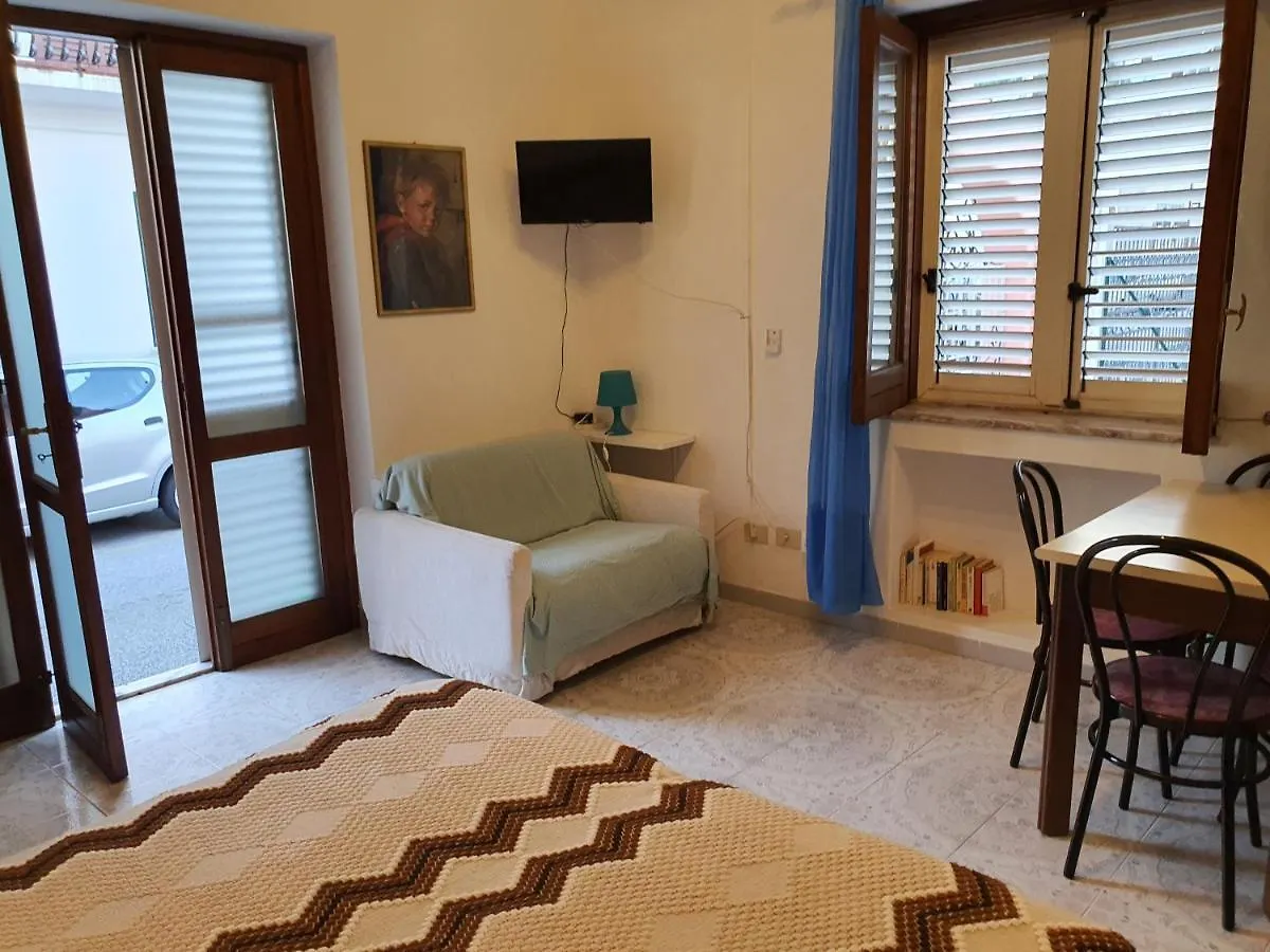 Holiday home Case Vacanza Armando 